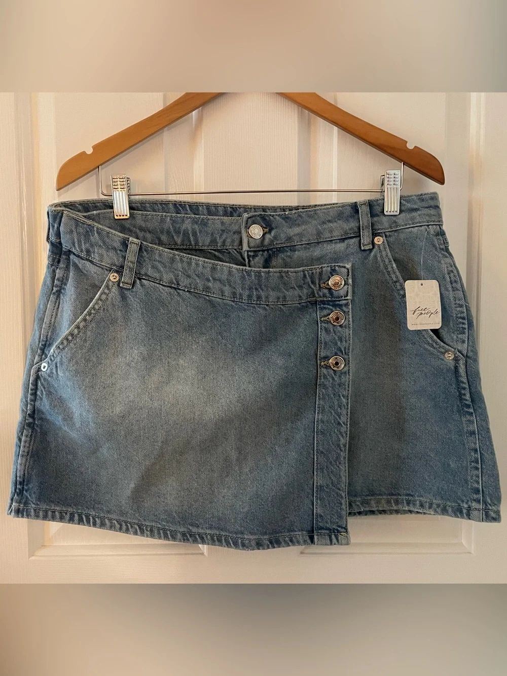 Free People Wynne Denim Skirt - Light Indigo size 31 NWT